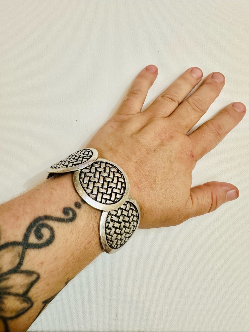 Silver Tone Woven Disc Stretch Bracelet